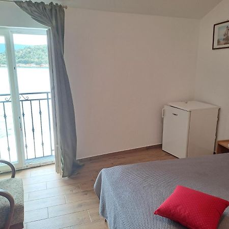 Sobe Mamalu Bed & Breakfast Valun Ngoại thất bức ảnh