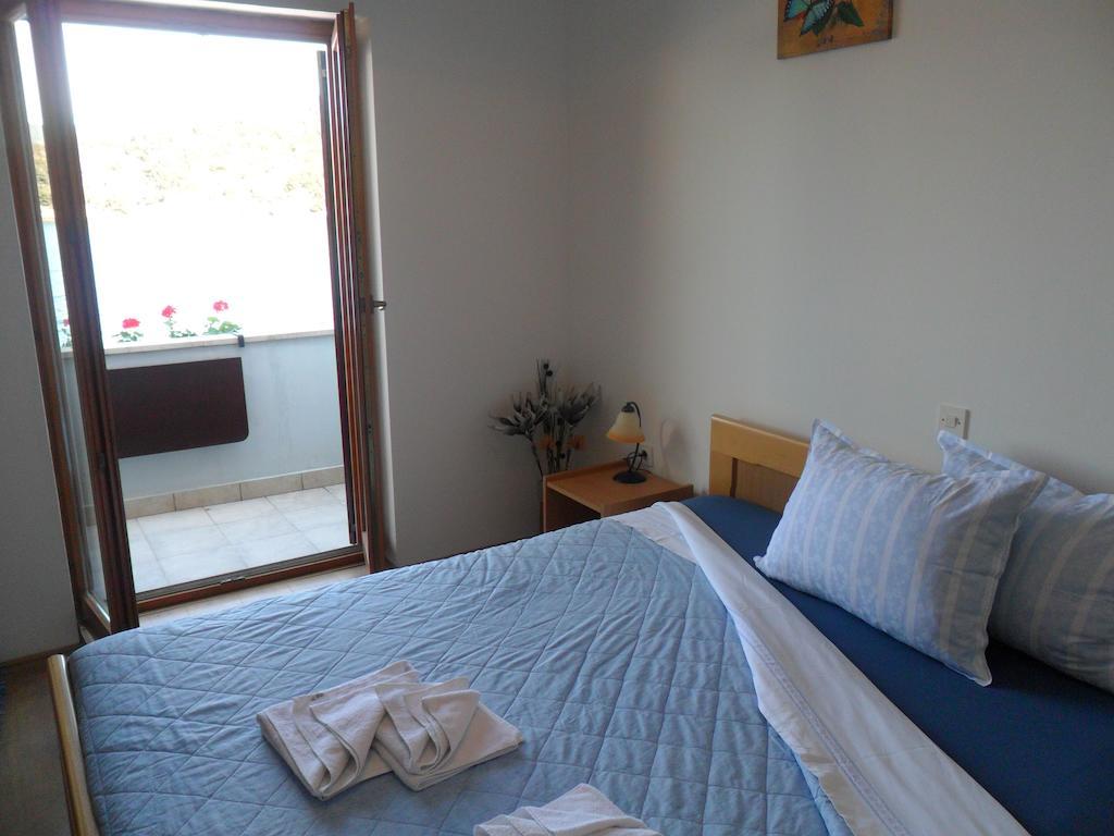 Sobe Mamalu Bed & Breakfast Valun Phòng bức ảnh